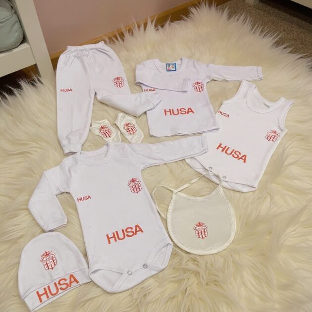 طاقم الرضيع بشعار حسنية أكادير